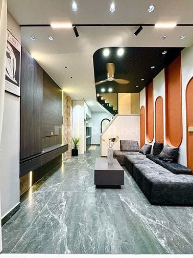 Cô Hương kêu bán căn (4x14) đường Gò Công P13 Q5, nhà còn mới hẻm 5m