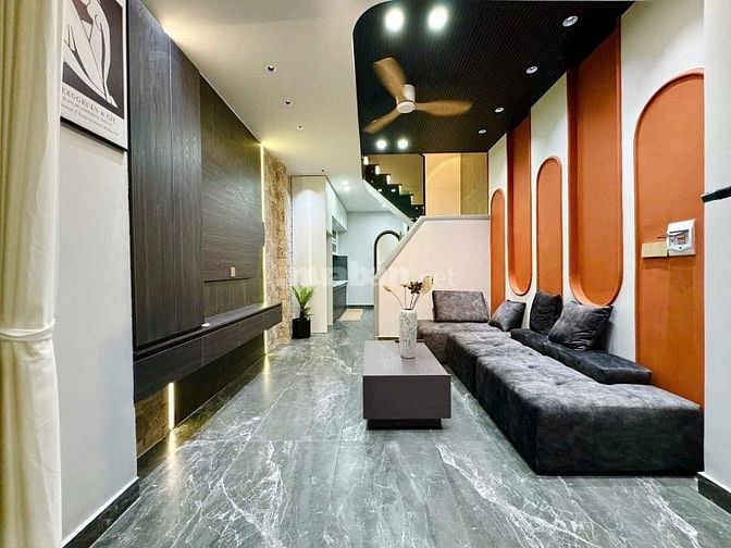 Cô Hương kêu bán căn (4x14) đường Gò Công P13 Q5, nhà còn mới hẻm 5m