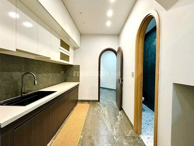 Cô Hương kêu bán căn (4x14) đường Gò Công P13 Q5, nhà còn mới hẻm 5m