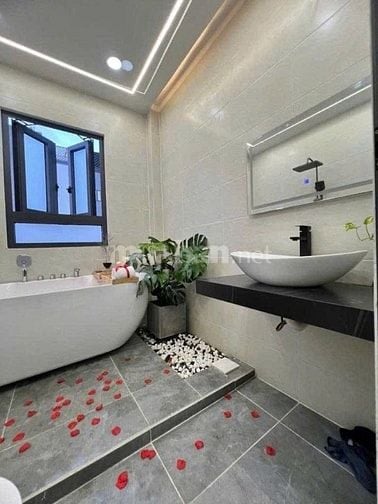 SOS! Bán Nhà ngay đường Võ Văn Kiệt, phường 5, Quận 5, hẻm xe hơi 5m