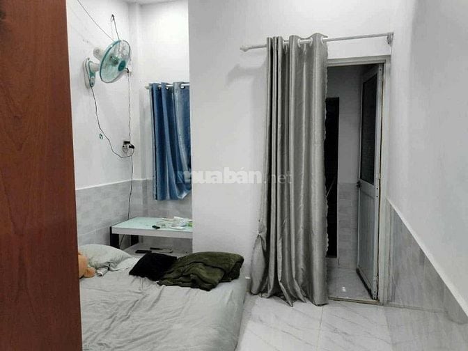 Cần bán vài căn nhà trong hẻm ở gần cầu rạch tôm 