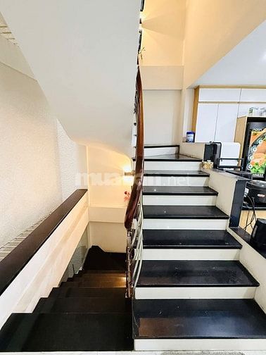 Nhà Đẹp Phố VIP Bạch Mai, Hai Bà Trưng 42m, 6 tầng, mt 4.1m, 13.3 tỷ