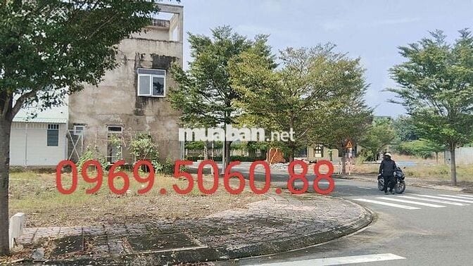 Lô góc 2 Mặt Tiền,sát bên Đại học Việt đức,Mỹ Phước 4, thới hoà TP.HCM