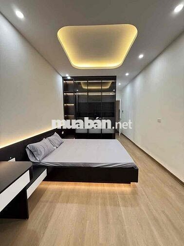 Mặt Ngõ Rộng Lạc Long Quân – Vỉa Hè rộng, Ô Tô Tránh