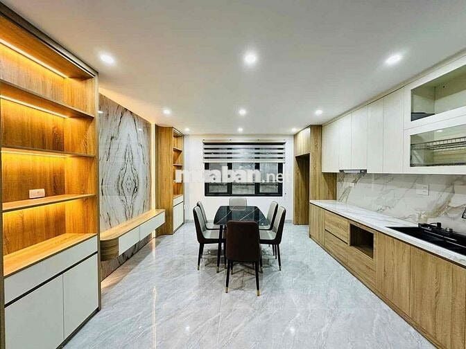 Mặt Ngõ Rộng Lạc Long Quân – Vỉa Hè rộng, Ô Tô Tránh