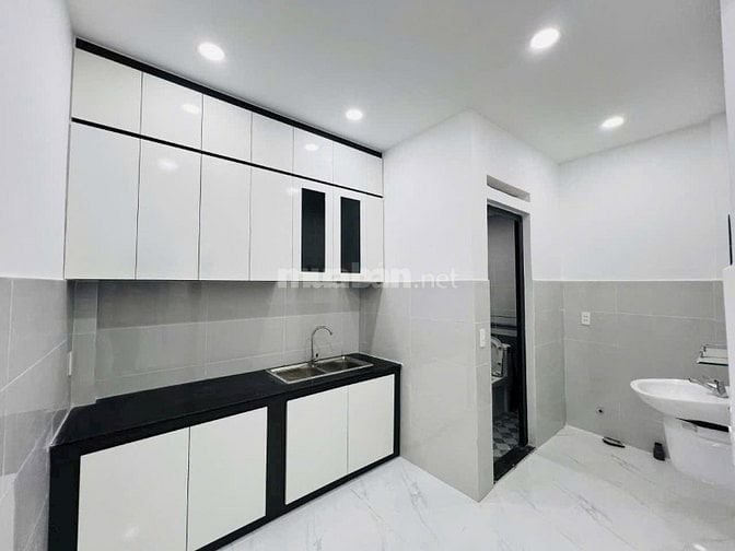 SOS! BÁN NHÀ ĐOÀN VĂN BƠ, PHƯỜNG 16, QUẬN 4, GIÁ TỐT CHỈ 3 tỷ250 TL SR