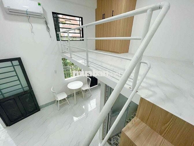 ngay vòng xoay Lăng Chả Cả tiện di chuyển về Q3, sân bay TSN