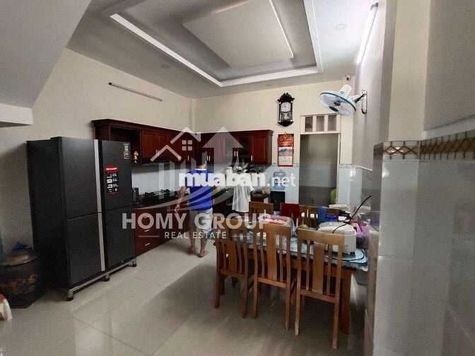 NHÀ 3 TẦNG, 4PN 5WC, SÂN ĐẬU OTO, GẦN CHỢ HIỆP BÌNH, PHẠM VĂN ĐỒNG