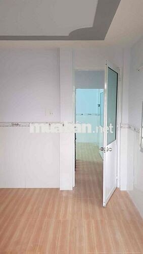 Bán nhà 1 trệt, 1 lầu - có ban công, 1 phòng khách, 2 phòng ngủ, 1 wc.