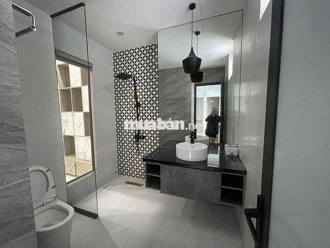 NHÀ 3 TẦNG FULL NỘI THẤT MẶT TIỀN TRẦN QUÝ KHOÁCH