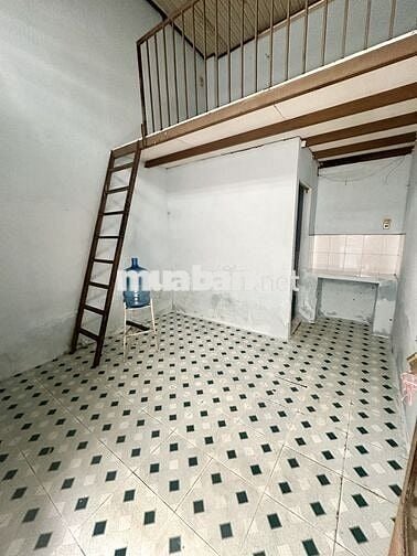 PHÒNG TRỌ NGAY NGÂN HÀNG SACOMBANK