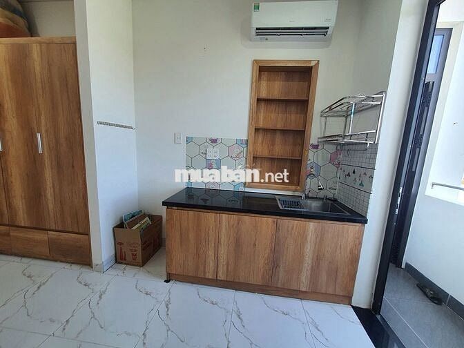 Cho thuê căn hộ studio đầy đủ nội thất, gần biển, thoáng mát