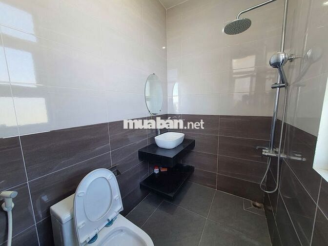 Cho thuê căn hộ studio đầy đủ nội thất, gần biển, thoáng mát