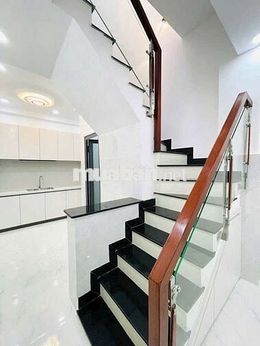 Hẻm xe hơi, Phạm Văn Chiêu, 24m, 2 tầng, 2pn, bancol, giá 3,15 tỷ