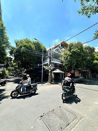 BÁN GÓC 2MT PHAN ĐÌNH PHÙNG – TRỆT 2 LẦU – VỊ TRÍ KINH DOANH HIẾM