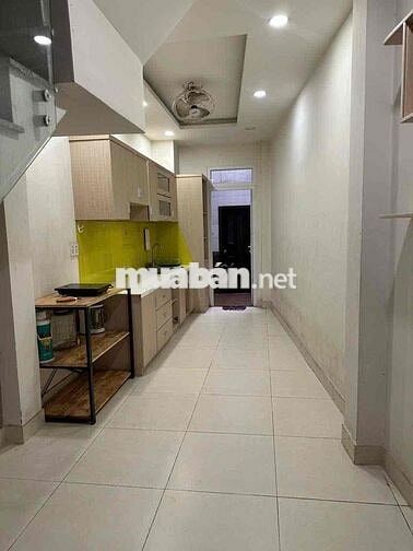 CHỈ 5,2 TỶ- VỊ TRÍ TUYỆT ĐỈNH – HẺM NHỰA XE TẢI QUAY ĐẦU – NHÀ 3 TẦNG