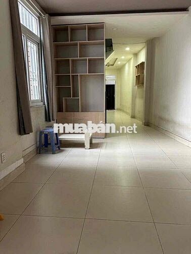 CHỈ 5,2 TỶ- VỊ TRÍ TUYỆT ĐỈNH – HẺM NHỰA XE TẢI QUAY ĐẦU – NHÀ 3 TẦNG