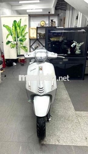 Piaggio Vespa Sprint 125cc Bạc Mới