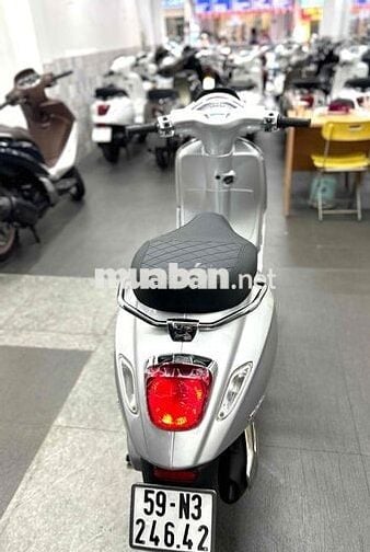 Piaggio Vespa Sprint 125cc Bạc Mới
