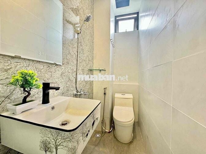 CHO THUÊ CHDV FULL NỘI THẤT NHÀ MỚI HẺM 324 LÝ THƯỜNG KIỆT