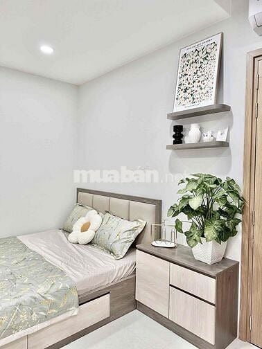 TRỐNG SẴN CĂN HỘ FULL NỘI THẤT, CỬA SỔ THOÁNG THUẬN TIỆN ĐI QUA QUẬN 1