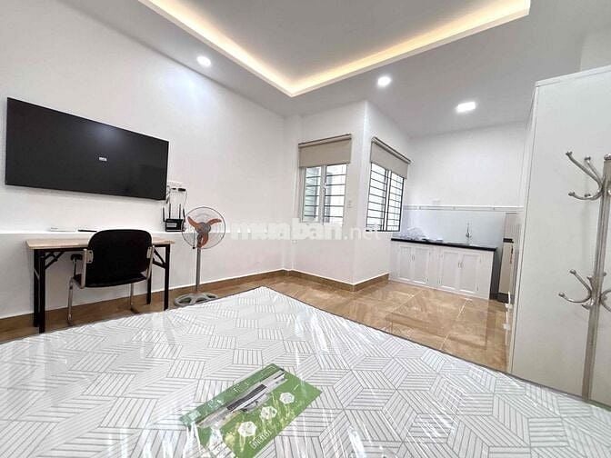 🔥NHÀ MỚI-CĂN HỘ CỬA SỔ-BAN CÔNG🔥CHÍNH CHỦ-CHỈ TÍNH ĐIỆN-THANG MÁY-Q10