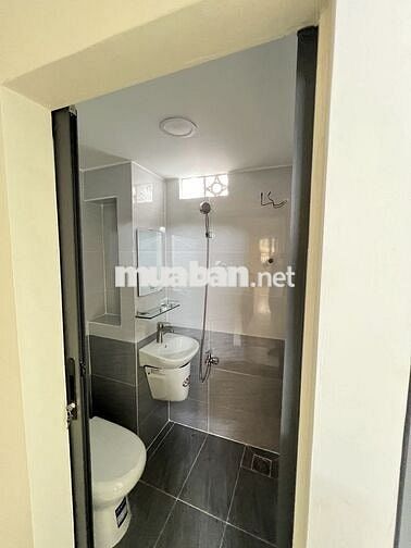 Cho thuê nhà 5PN 3WC hẻm 2/ Trần Văn Đang Quận 3