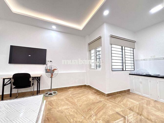 🔥NHÀ MỚI-CĂN HỘ CỬA SỔ-BAN CÔNG🔥CHÍNH CHỦ-CHỈ TÍNH ĐIỆN-THANG MÁY-Q10