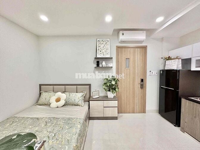 TRỐNG SẴN CĂN HỘ FULL NỘI THẤT, CỬA SỔ THOÁNG THUẬN TIỆN ĐI QUA QUẬN 1