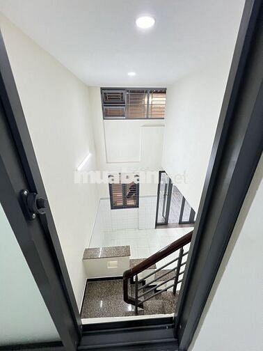 Cho thuê nhà 5PN 3WC hẻm 2/ Trần Văn Đang Quận 3