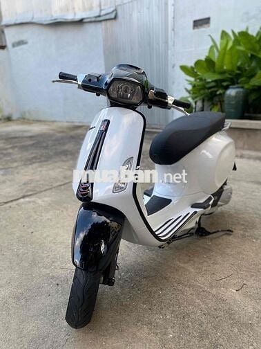 Vespa trắng đen phanh abs xe đẹp