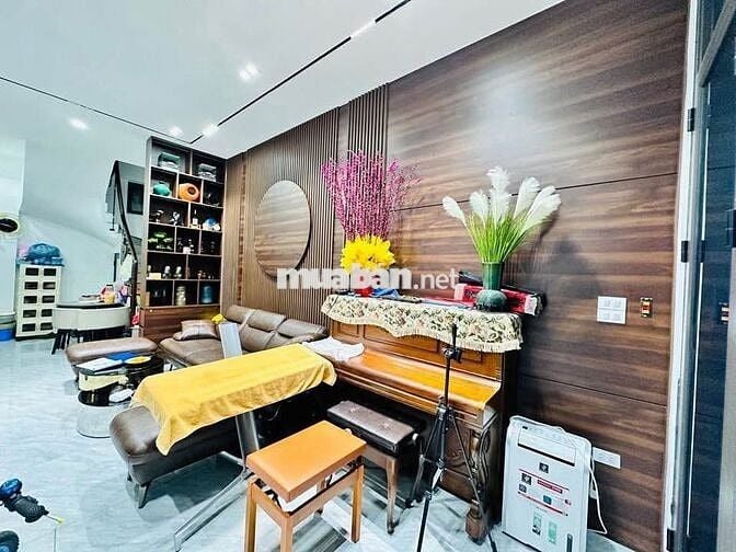 Chính Chủ Cần Bán Nhà Kim Mã - 35m2 - 1 nhà ra mặt phố - sổ vuông đẹp