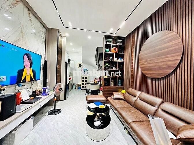 Chính Chủ Cần Bán Nhà Kim Mã - 35m2 - 1 nhà ra mặt phố - sổ vuông đẹp