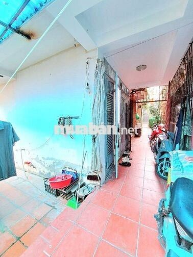 Nhà 43.2m² Trần Khát Trân, 4 tầng chắc chắn, MT 3.5m, ngõ rộng,4.35 tỷ