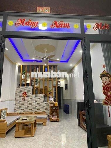 Nhà 3 Tầng ! Đường Nhựa Vỉa Hè Sát Bên Siêu Thị BigC Go Dĩ An