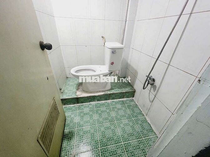 6tr chốt cọc 1thang kg TL nhà dt 4❌12+1 lửng đúc to 2wc hẻm ô tô bhhA