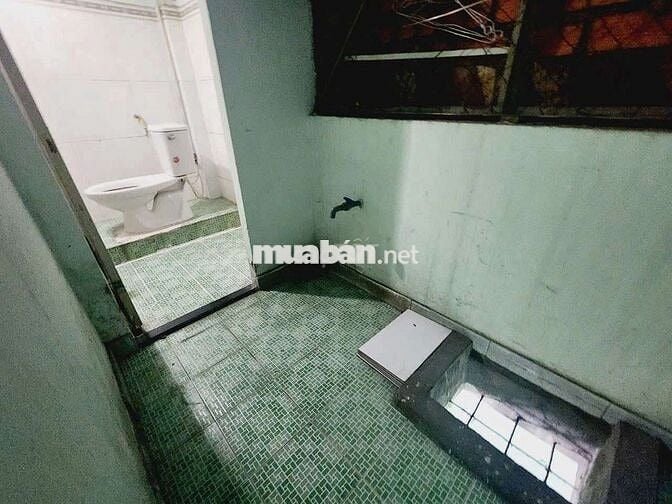 6tr chốt cọc 1thang kg TL nhà dt 4❌12+1 lửng đúc to 2wc hẻm ô tô bhhA