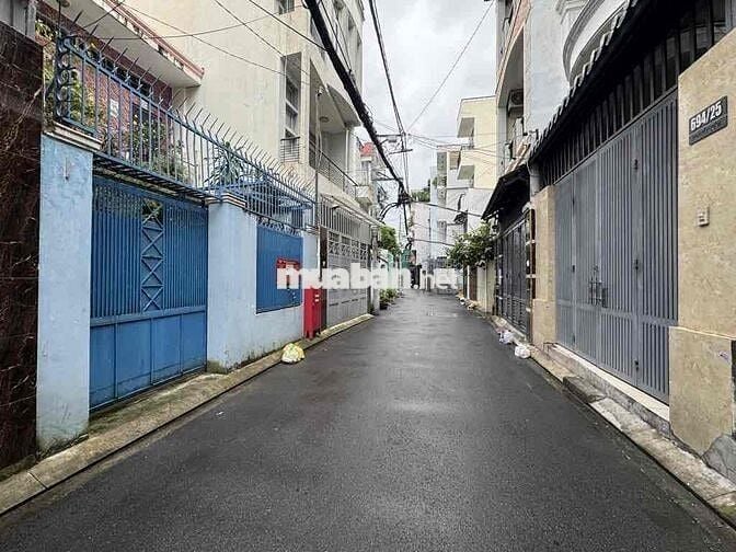 HIẾM – HẺM XE TẢI – 100M² – 5 CĂN RA MẶT TIỀN – SÁT QUẬN 1 🏡 Hẻm thô