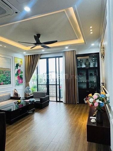 CÁT QUẾ xách vali là ở, cần tiền bán trôi lun