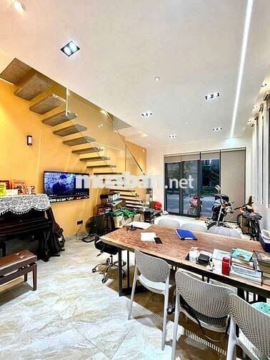 NHÀ ĐẸP FULL NỘI THẤT 4PN GẦN NGUYỄN THÁI SƠN-GÒ VẤP