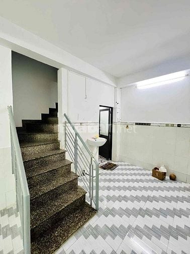 NHÀ 2 TẦNG - NỞ HẬU - HXH - TÂN SƠN NHÌ - DTSD 63M2 - NHỈNH 4 TỶ