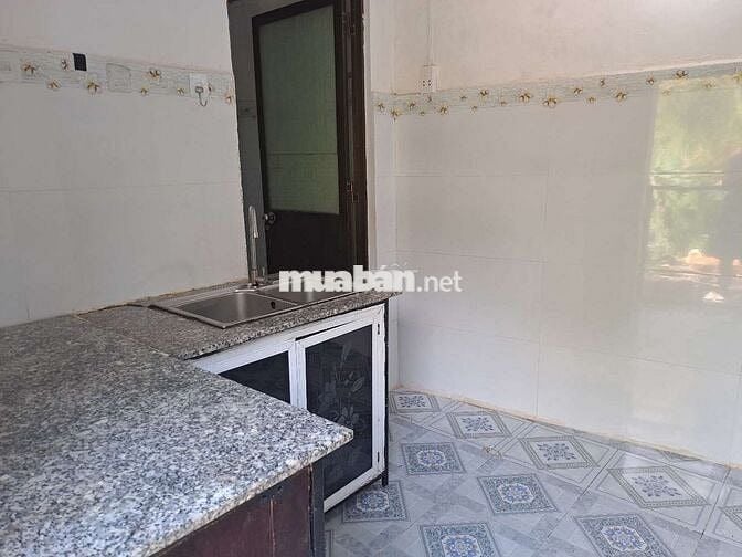 Nhà cấp 4, 1 trệt,1 lầu(gác đúc giả lầu),2 PN,2 tolet gần cầu Phú Long