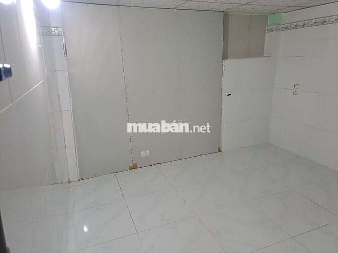 Nhà cấp 4, 1 trệt,1 lầu(gác đúc giả lầu),2 PN,2 tolet gần cầu Phú Long