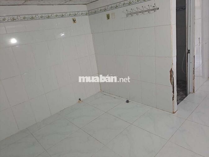 Nhà cấp 4, 1 trệt,1 lầu(gác đúc giả lầu),2 PN,2 tolet gần cầu Phú Long