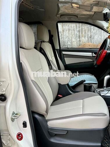 Bán isuzu Mu-X 3.0AT sx 2017 đk 2018