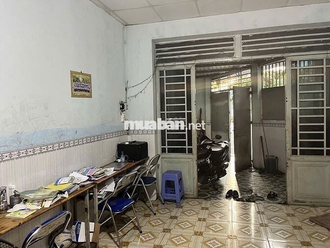 Bán gấp căn nhà 55m2 Bà Điểm SHR chỉ nhỉnh 3 tỷ đường xe tải rộng 6m.