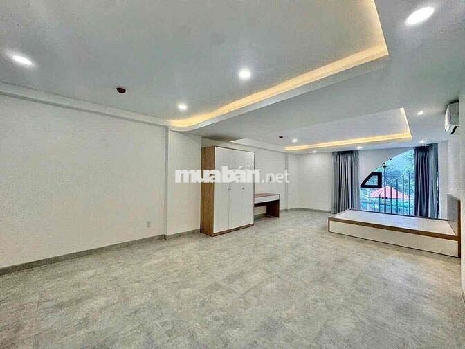 Nhà mới siêu rộng ban công , có thể tách ra làm 1PN