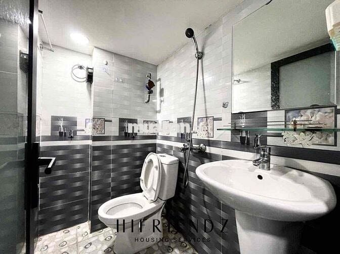 HƯƠNG LỘ 2 NGÃ TƯ BỐN XÃ PHÒNG GÁC SẴN MÁY LẠNH MỚI SẠCH SẼ THOÁNG MAT