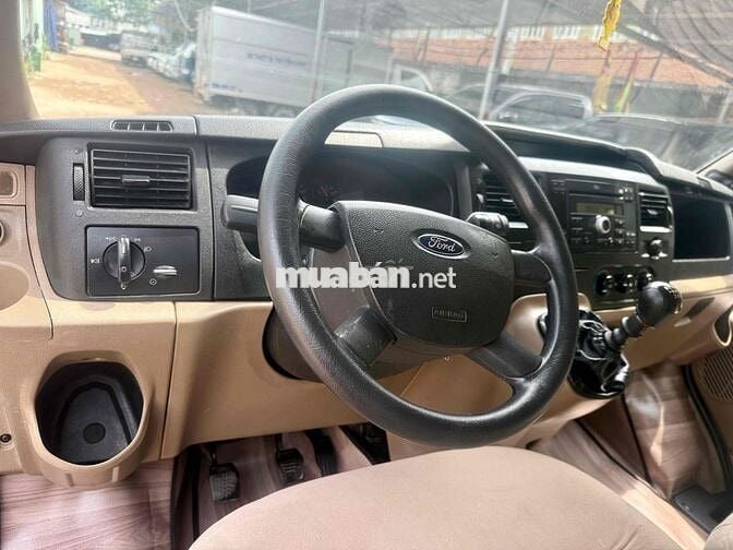 Ford Transit 2013 tải VAN 940kg chạy được giờ cấm