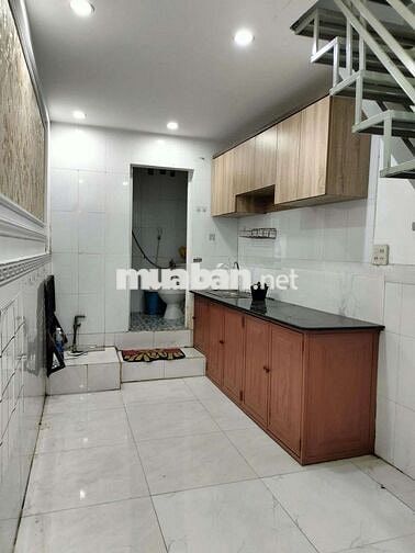 Nhà trung tâm Ninh Kiều thích hợp gia đình nhỏ lấy hộ khẩu con đi học